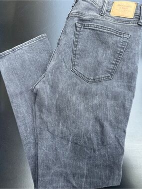 Abercrombie & Fitch Men's Gray Jeans - Classic stretch